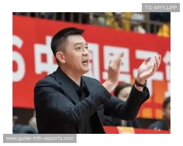 杨鸣现身回应下课传闻，辽宁官宣最新决定，赵继伟送上祝福，辽宁杨鸣今天又上场了